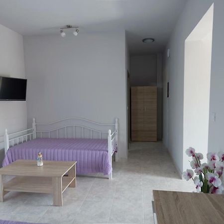 Paulsia Apartments Psinthos Exteriör bild