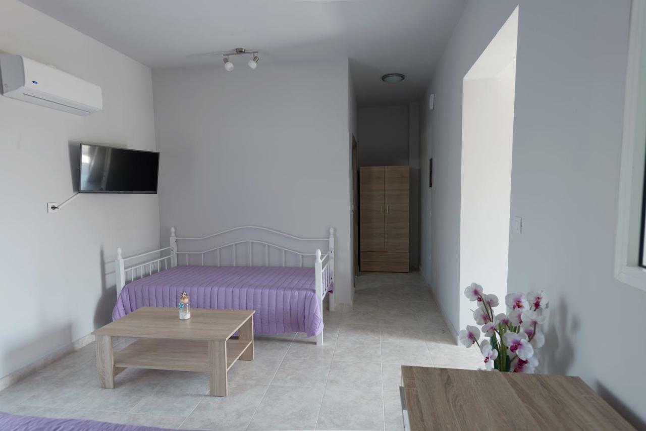 Paulsia Apartments Psinthos Exteriör bild